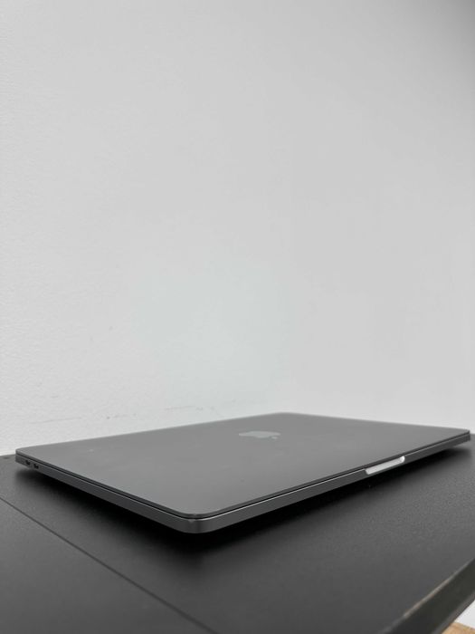 Macbook Pro  2019( i5/ 8gb/128 ssd)