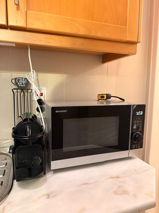 Micro-ondas com grill - 20 litros