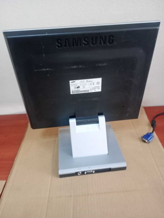 Монітори 17" 12 Вольт (5:4)