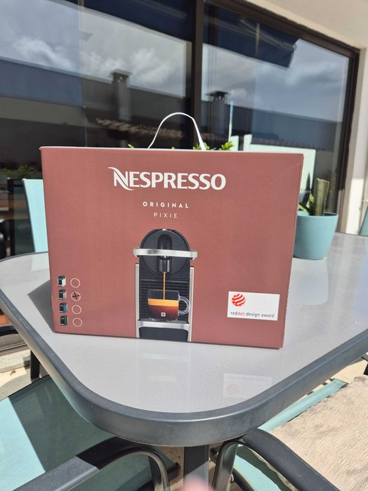 Máquina nespresso nova