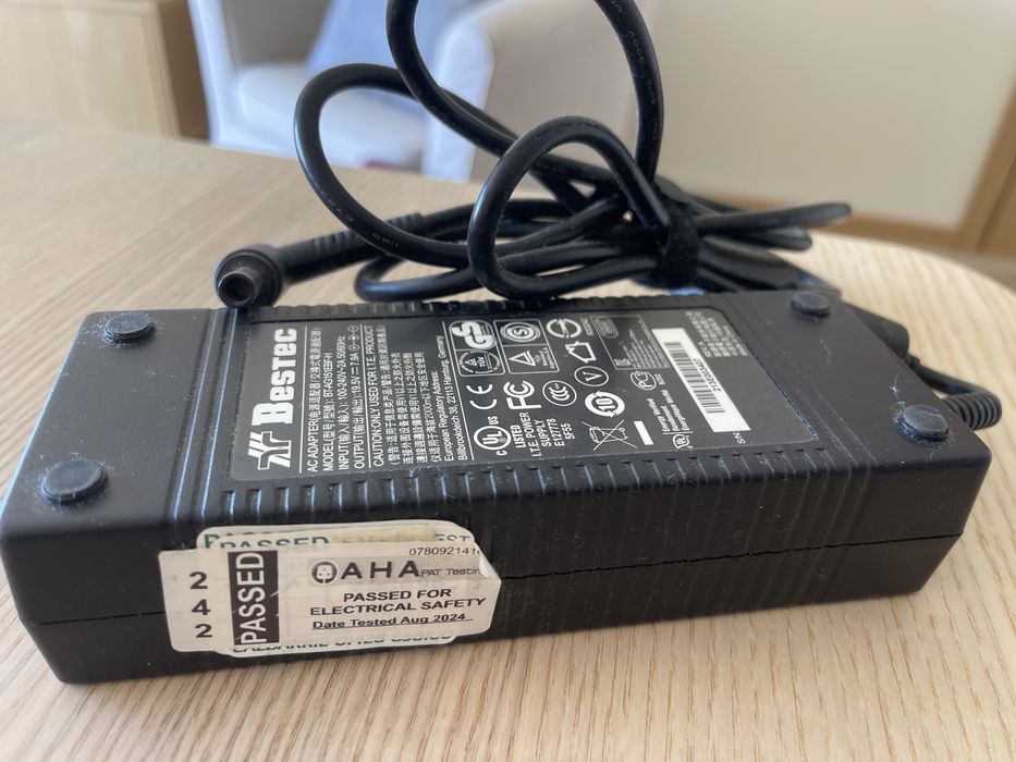 Carregador da Bestec para laptop Sony Vaio e HP