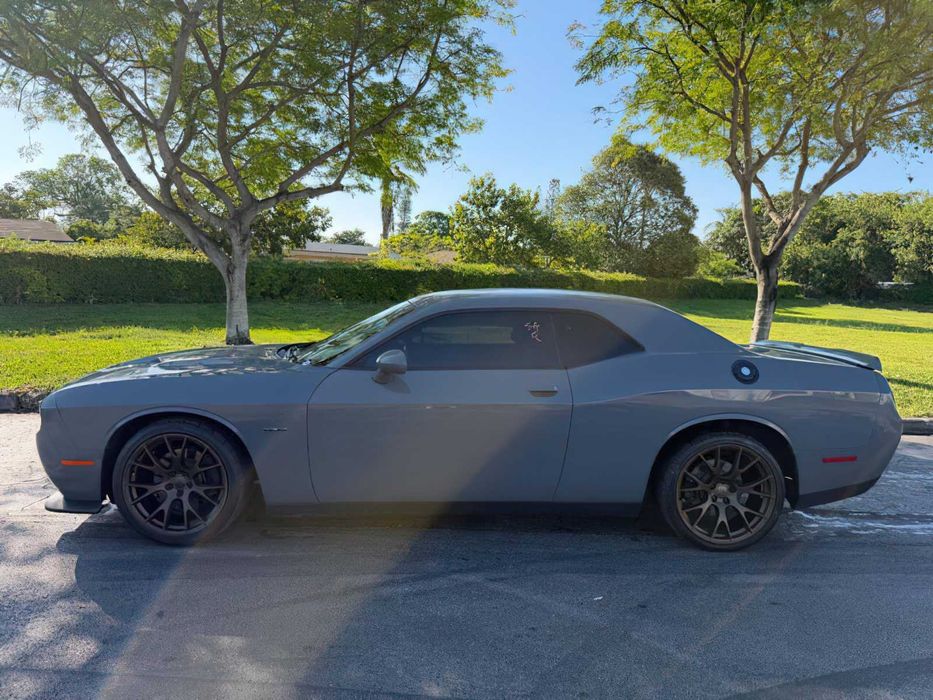 Dodge Challenger      2017