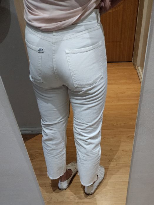 Spodnie białe 3/4 Zara