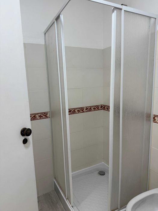 Arrendo T2 Remodelado com 3 assoalhadas no Carregado