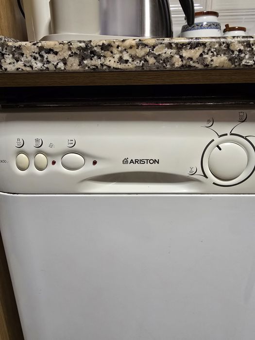 Máquina de lavar loiça ariston