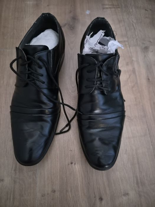 Buty do garnituru