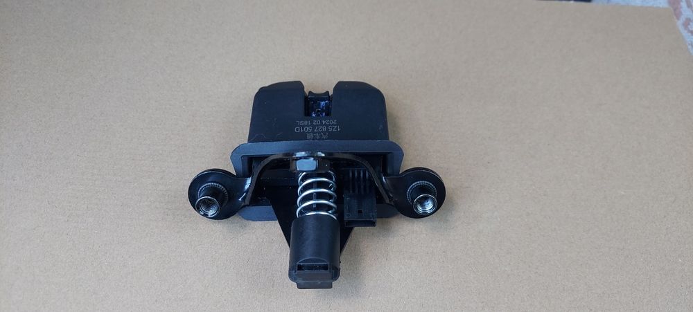 1Z5827501E VAG замок кришки багажника