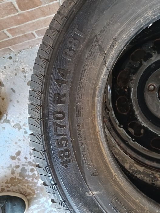 Pneus automóvel usados