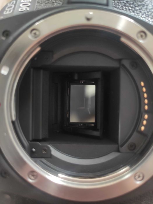 Lustrzanka Canon eos 90D