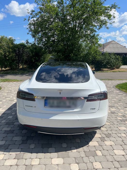 Оренда авто на весілля,корпоративи та інші свята. Tesla Model S