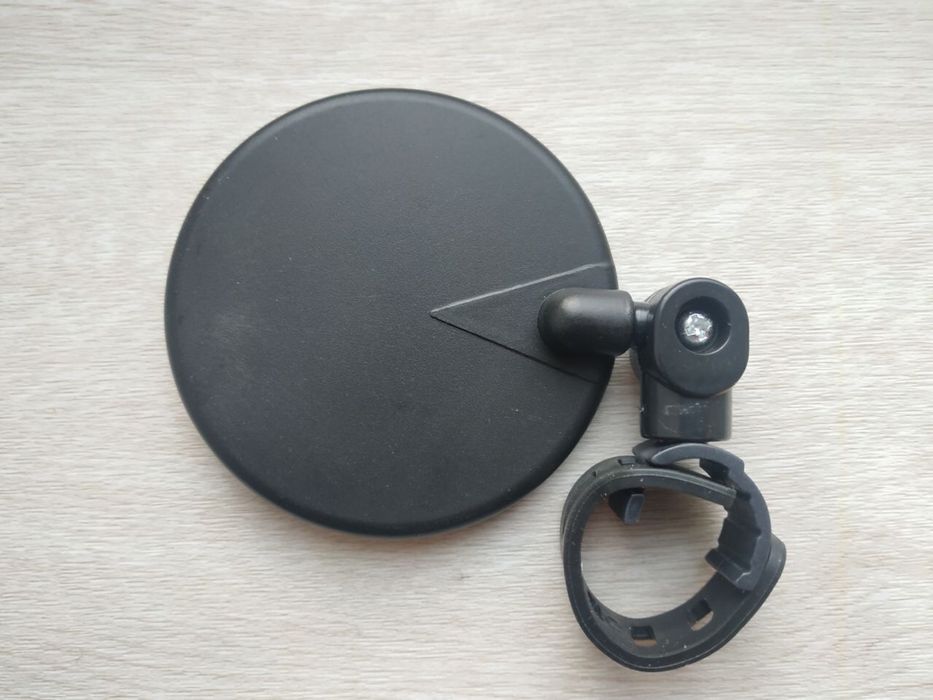 Дзеркало заднього виду на велосипед чи самокат