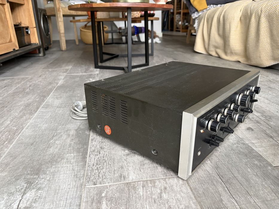 Wzmacniacz Sansui au-7500