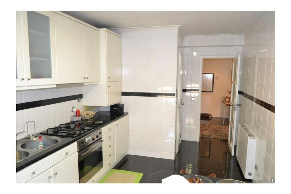 Apartamento T2 com possibilidade de Cozinha Equipada