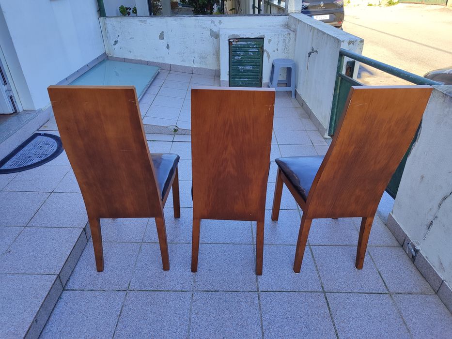 Cadeiras em bom estado