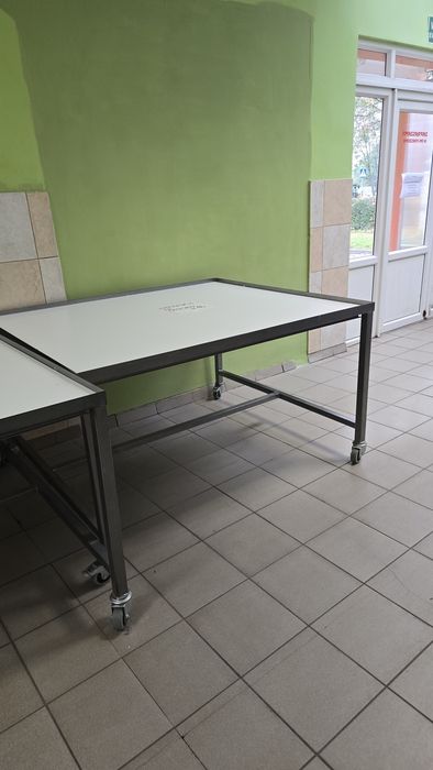 Bardzo solidne stoły