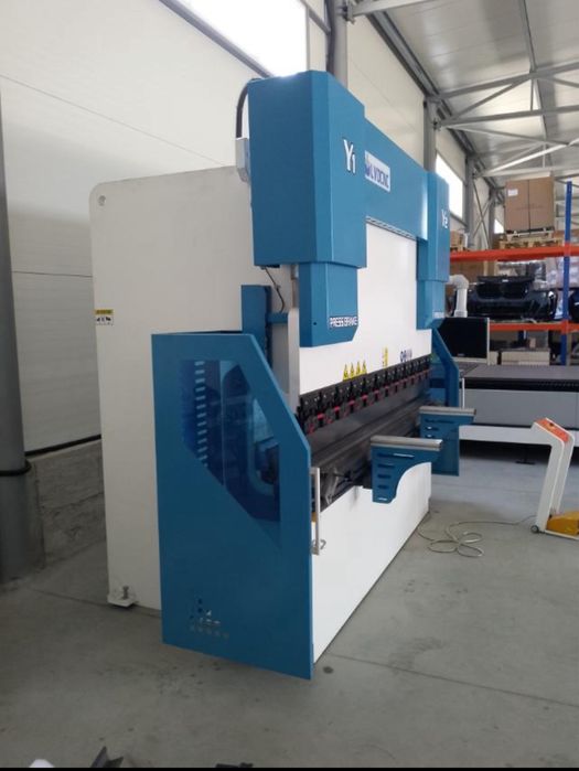 Листогибочный пресс CNC135х3200 с контроллером 4 оси