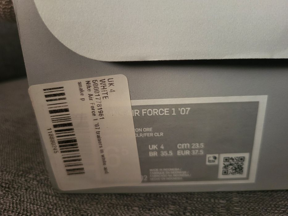 Sapatilhas Nike Air Force 1 novas