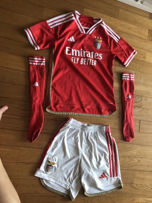 Conjunto do Benfica 38 campeões de criança tamanho 11-12 anos