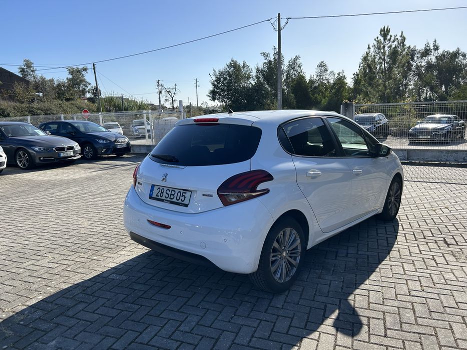 Peugeot 208 1.6 HDI - 120 mil kms Nacional