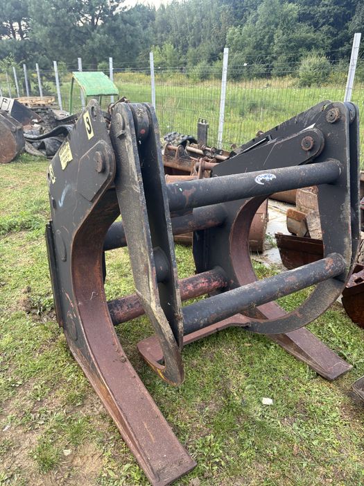Chwytak do drewna do ladowarki przegubowej teleskopowej merlo manitou caterpillar jcb komatsu
