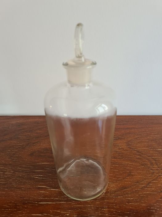 Pharmacy Bottle453115308419983361