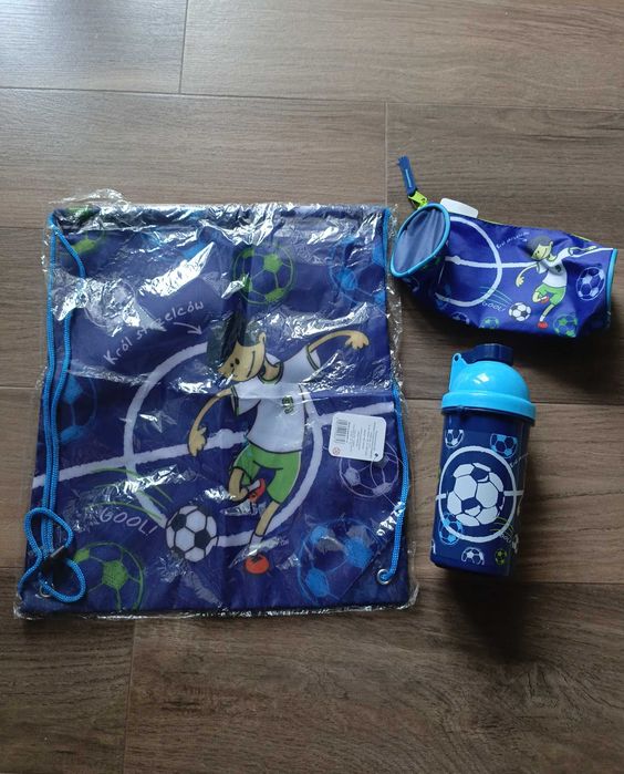 Zestaw piłkarski- piórnik ,bidon oraz worek