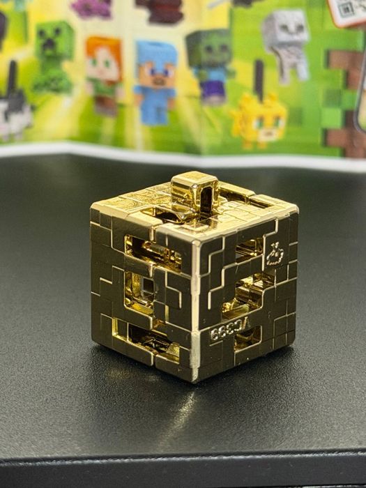 РІДКІСНИЙ Golden Cube Minecraft Kinder Joy Кіндер колекційний екземпляр