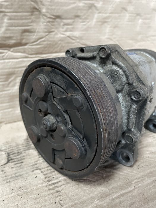 Компресор кондиціонера Golf 4 Caddy 2  Ford Galaxy  1J0820803K