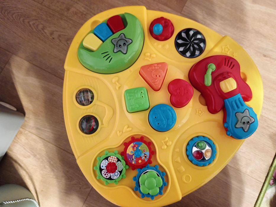 Interaktywny stolik edukacyjny smiki