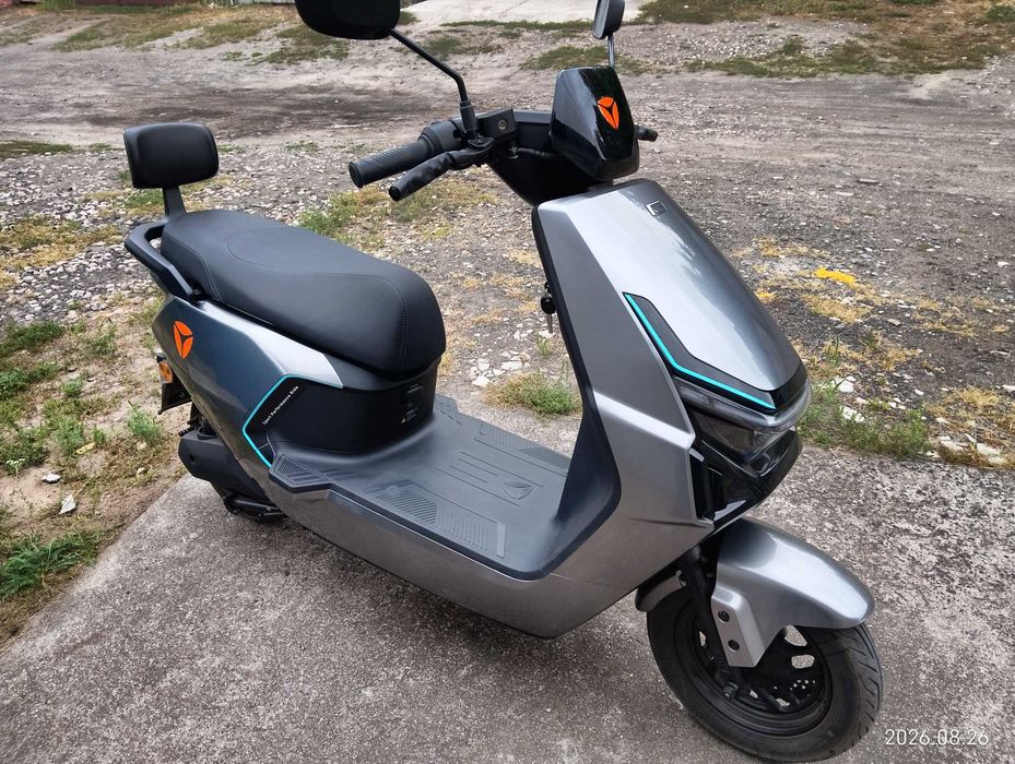 Продам електричний скутер Yadea GT 35, стан нового.