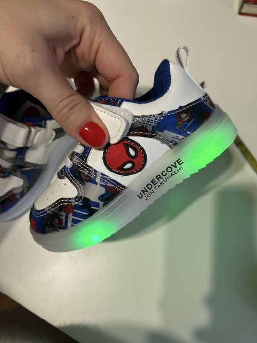 Дитячі кросівки на ніжку 14,5-15 см