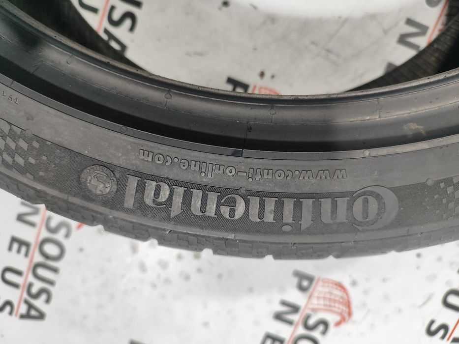 2 pneus semi novos 235-40R19 Continental - Oferta dos Portes
