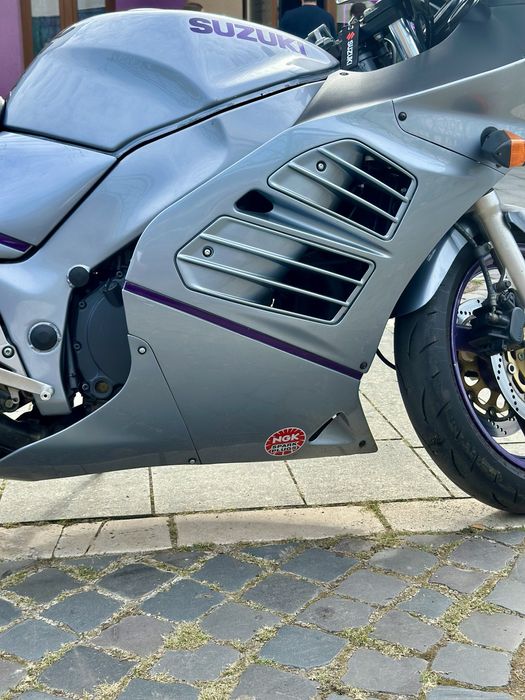 Suzuki RF600R пушка стан