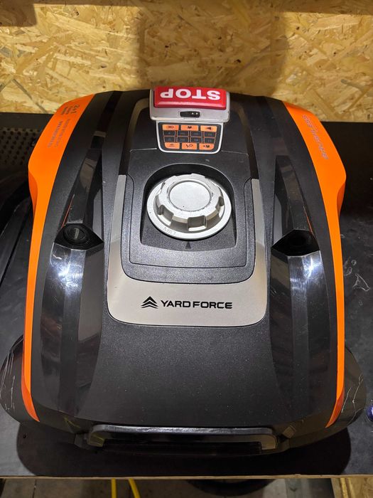 Robot koszący Yard Force Compact 400 RiS 400m2 WiFi iRadar STAN BDB!