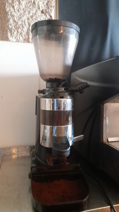 Máquina Café Brasília Profissional 2 Grupos ( com opção+ Moinho Rossi RR45)