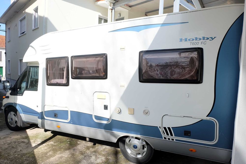 Autocaravana perfilada Hobby T600 FC Siesta com apenas 107 mil KM
