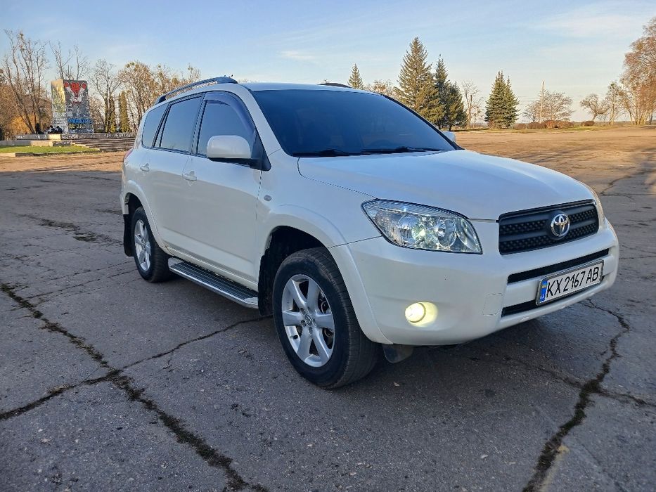 Toyota RAV4 авто