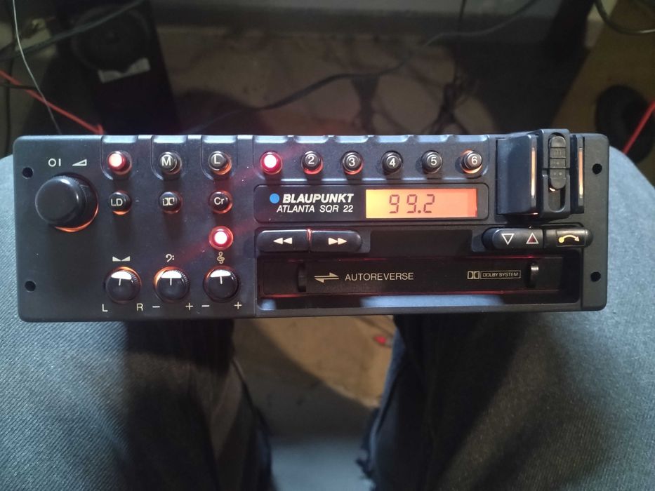 Vários auto rádios antigos para grandes marcas