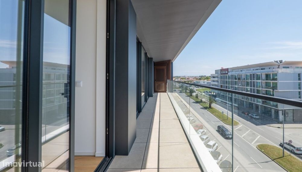 Apartamento T3 com varandas e vistas desafogadas em Aveiro