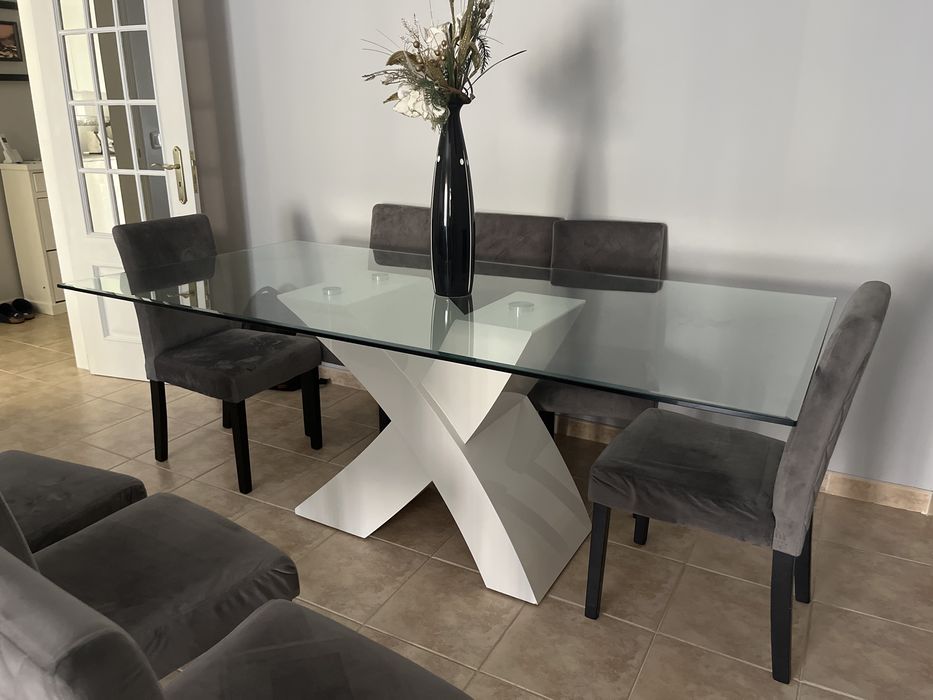 Mesa de Jantar com Cadeiras