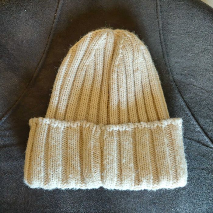 Шапка жіноча malisa біла гарний стан