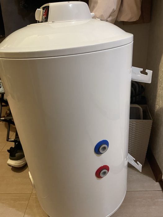 Продам Бойлер  Leov на 100 л новый