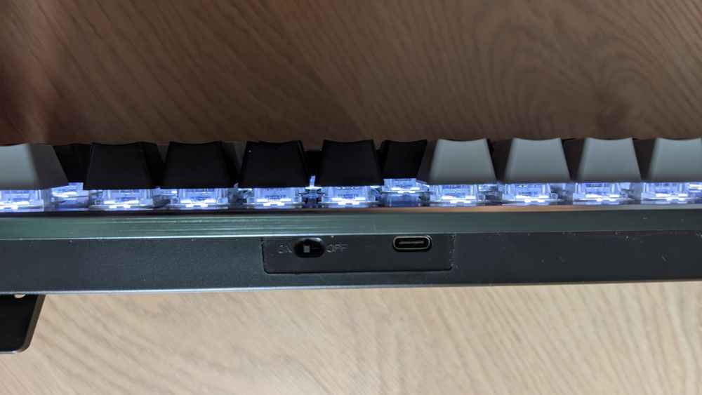 Klawiatura mechanicza, blue switch, bezprzewodowa (lub usb-C),