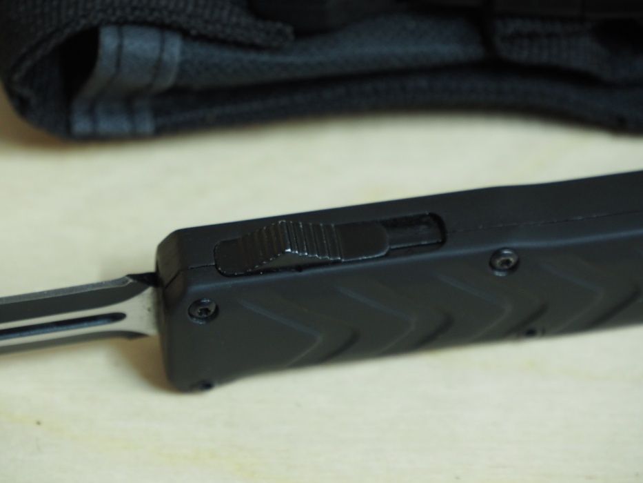 Noz skladany spręzynowy wzor Microtech metalowa rekojeść ostrze