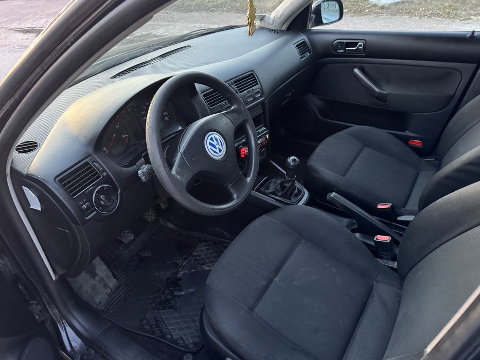 Volkswagen Bora 1.9 tdi 110km zwykla pompa 2001r z hakiem