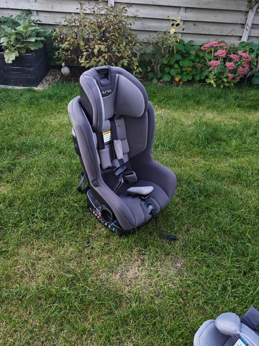 Fotelik samochodowy NUNA RAVA od 2,3 kg do 29,4 kg