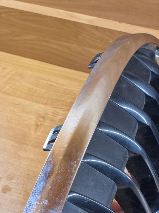 Grill Atrapa Nerki Zderzaka BMW X1 F48 nr 7383363 7383364