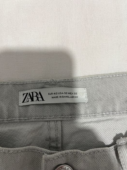 Джинси класичні світло-сірого кольору бркнду Zara (чоловічі)