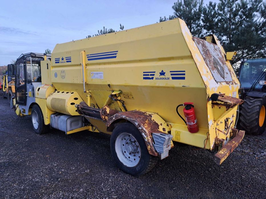 Wóz paszowy Sgariboldi MAV 2213 Plus 4WS Paszowóz