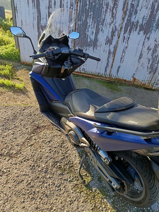 KYMCO AK 550 maxi scooter